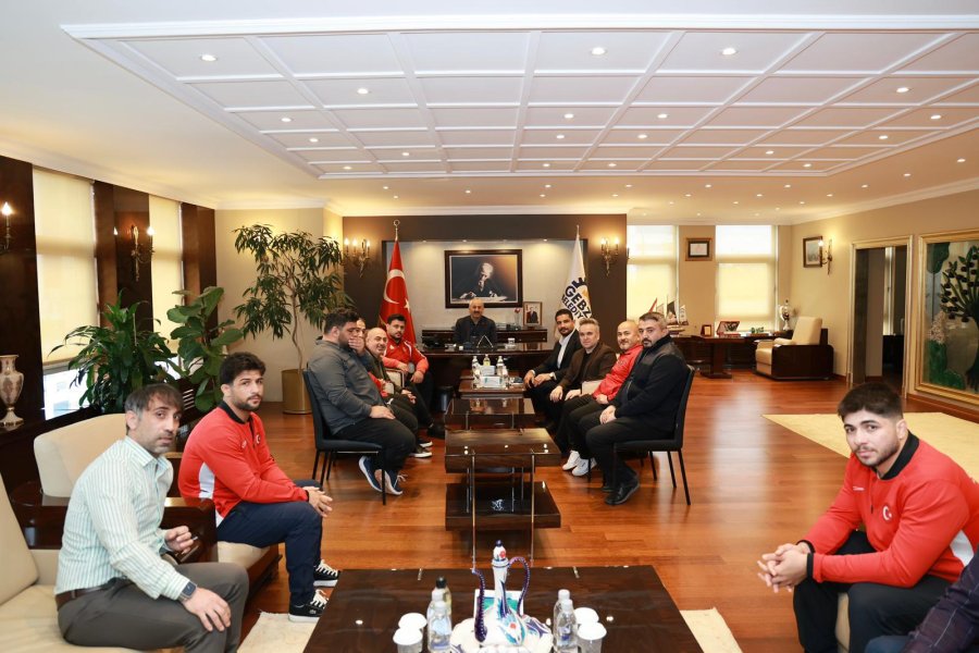 Güreş Camiasından Başkan Büyükgöz’e Ziyaret