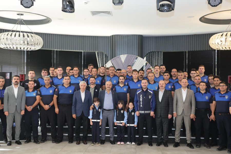 Başkan Büyükgöz Zabıta Personeliyle Buluştu