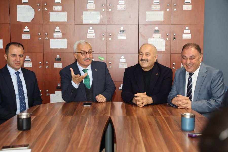 Başkan Büyükgöz ve Kaymakam Özyiğit’ten Okullara Ziyaret