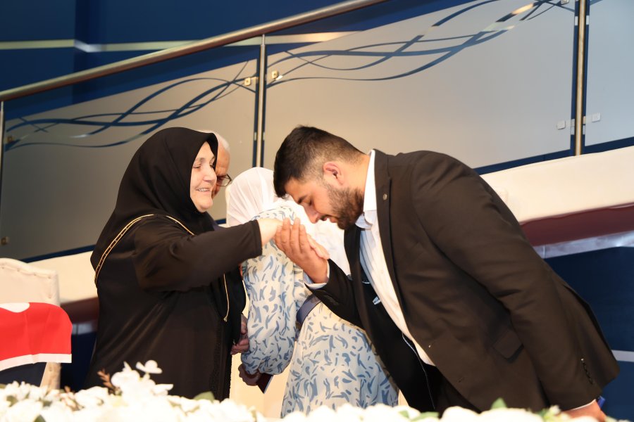 Başkan Büyükgöz’den Dünya Aile  Günü’nde Sürpriz Nikah