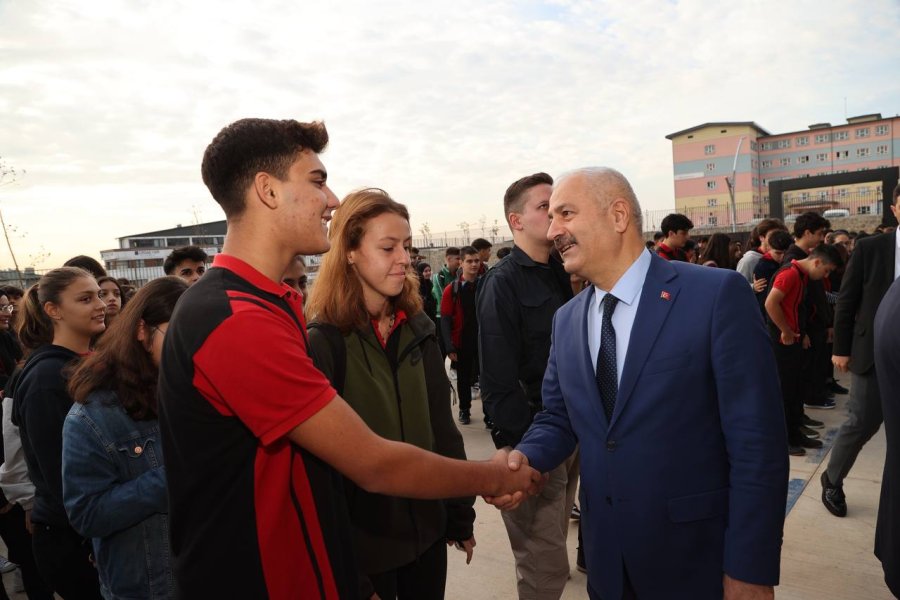 Kaymakam Özyiğit ve Başkan Büyükgöz Bayrak Töreninde