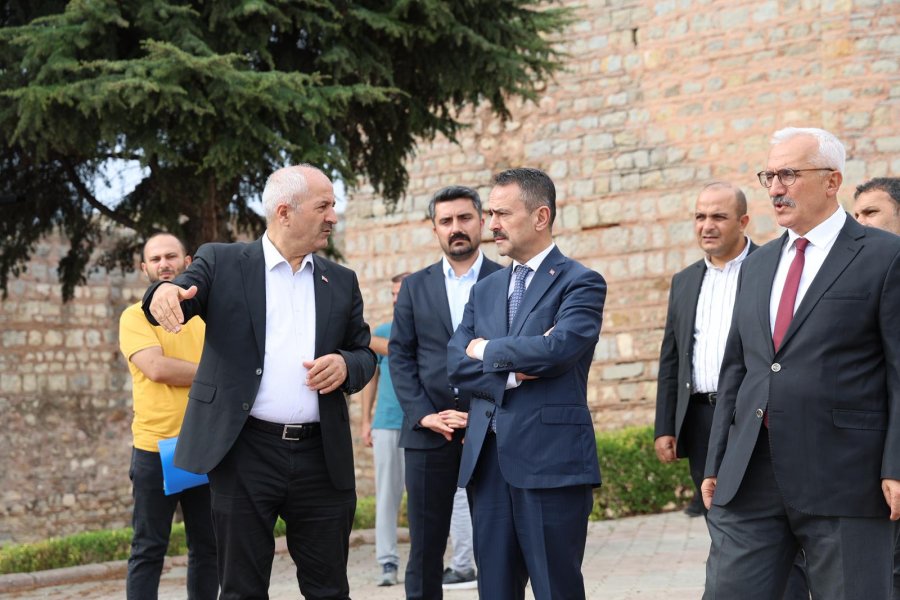 Vali Aktaş, Eskihisar Kalesi ve Osman Hamdi Bey Müzesi’nde İncelemelerde Bulundu