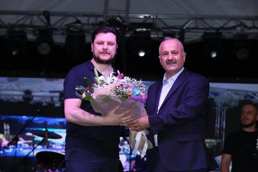 Binlerce Gebzeli Ekin Uzunlar Konserinde Buluştu