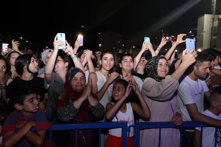 Binlerce Gebzeli Ekin Uzunlar Konserinde Buluştu