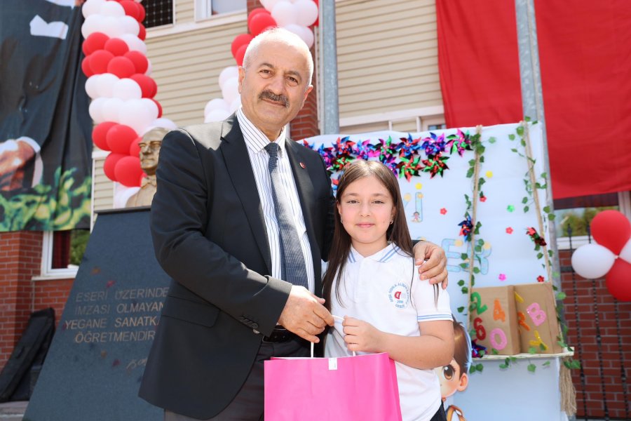 Başkan Büyükgöz karne törenine katıldı