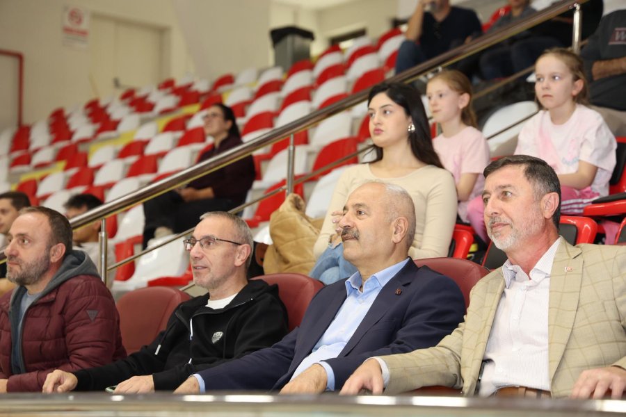 Gebze Belediyesi Voleybol Takımı’ndan Galatasaray’a Karşı Büyük Zafer