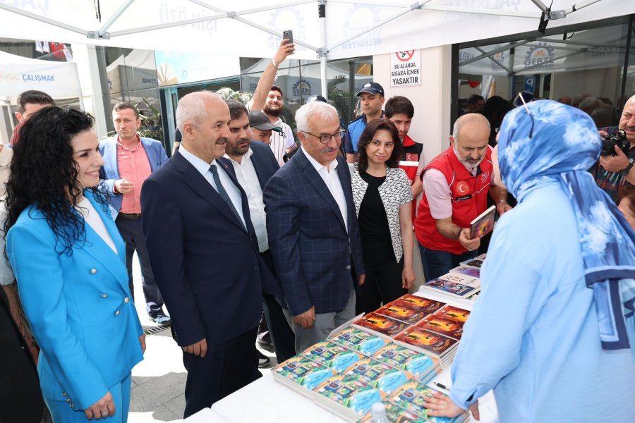 Gebze Belediyesi’nin “Bizim Yazarlar Kitap Tanıtım Günleri” Başladı