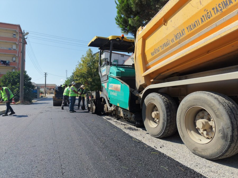 Gebze Belediyesi Asfalt Serim Çalışmalarına Devam Ediyor