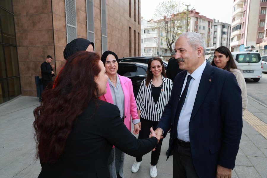 Gebze Belediyesi Kadın Muhtarları Ağırladı