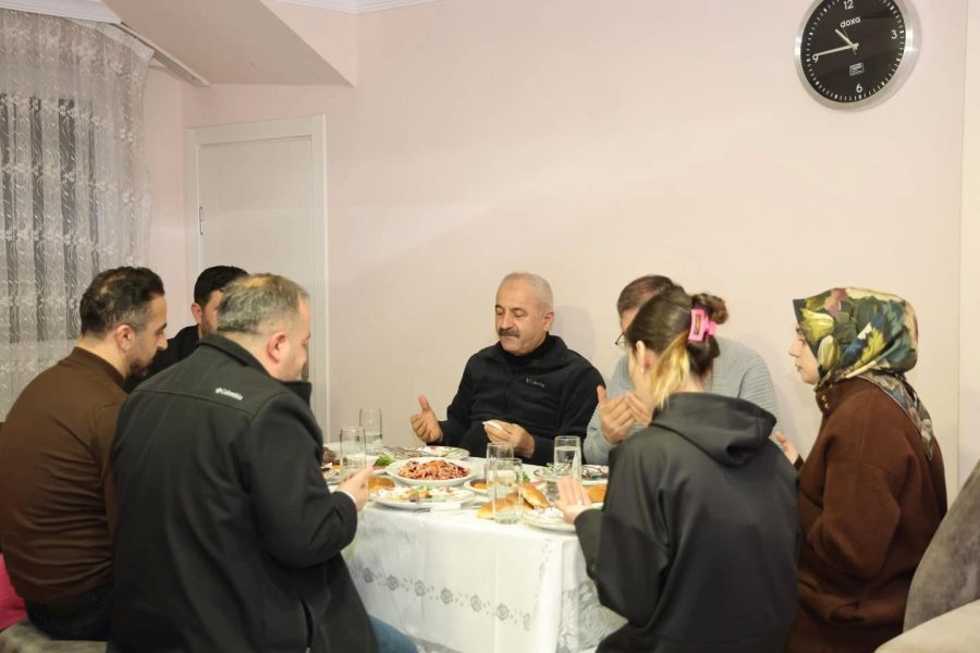 Başkan Büyükgöz, İftarda Gebzelilere Konuk Oluyor 