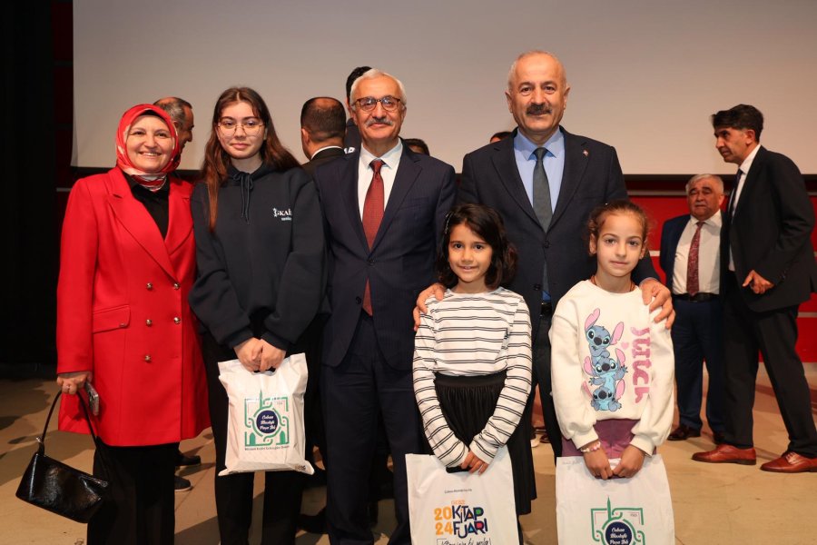 GEBZE’DE ÖĞRETMENLER GÜNÜ COŞKUSU