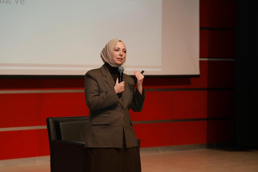 Gebze Okur Buluşmaları’nda Özgü Güler Söyleşisi