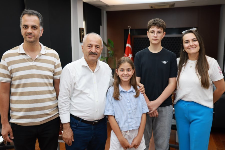 Başkan Büyükgöz LGS Birincilerini Ağırladı
