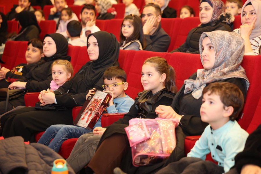 Başkan Büyükgöz’den Minik Sinemaseverlere Sürpriz