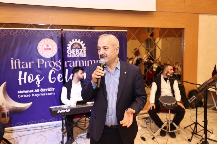 Kaymakam Özyiğit ve Başkan Büyükgöz  Depremzedeleri İftarda Ağırladı 