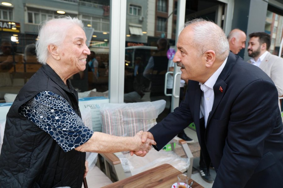 Gebze Belediye Başkanı Zinnur Büyükgöz Osman Yılmaz Mahallesi’nde Esnafla Buluştu