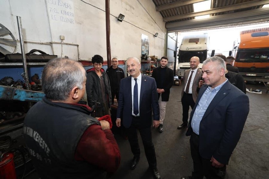 Başkan Adayı Büyükgöz K. Sanayi Esnafını Gezdi  