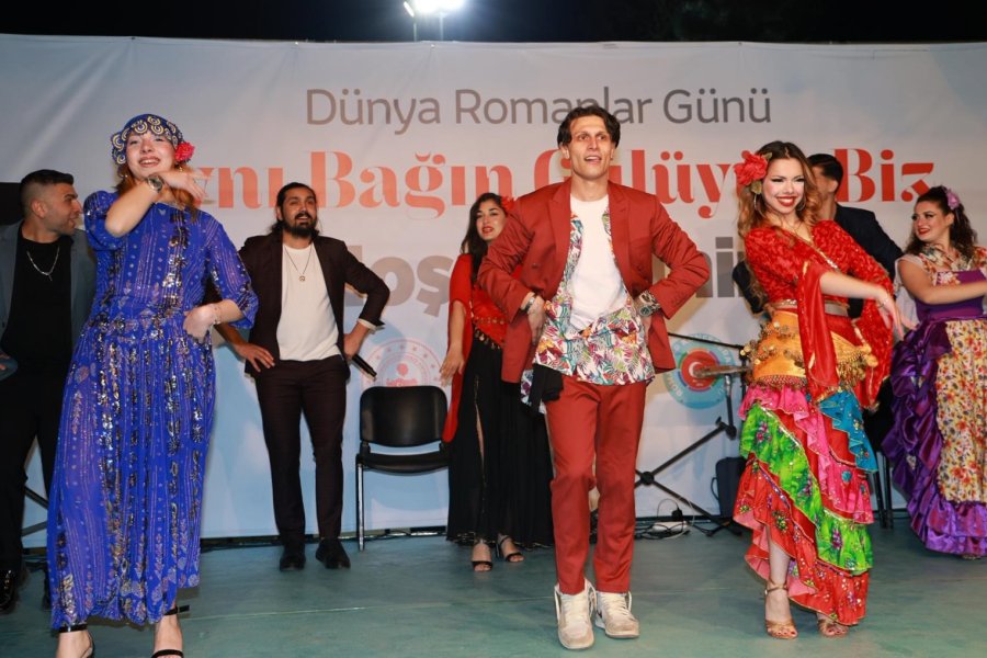 Gebze Belediyesi’nden Romanlar Günü Programı: Aynı Bağın Gülüyüz Biz