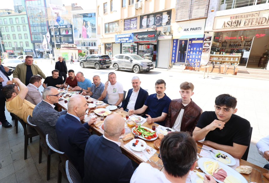 Başkan Büyükgöz, Eskiçarşı Esnafıyla Kahvaltıda Buluştu