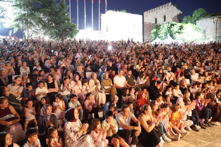 Eskihisar Kalesi'nde Çocukların Akşamı