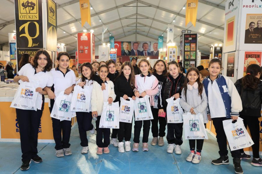 Gebze Kitap Fuarı Kitapseverlerin Adresi Oldu