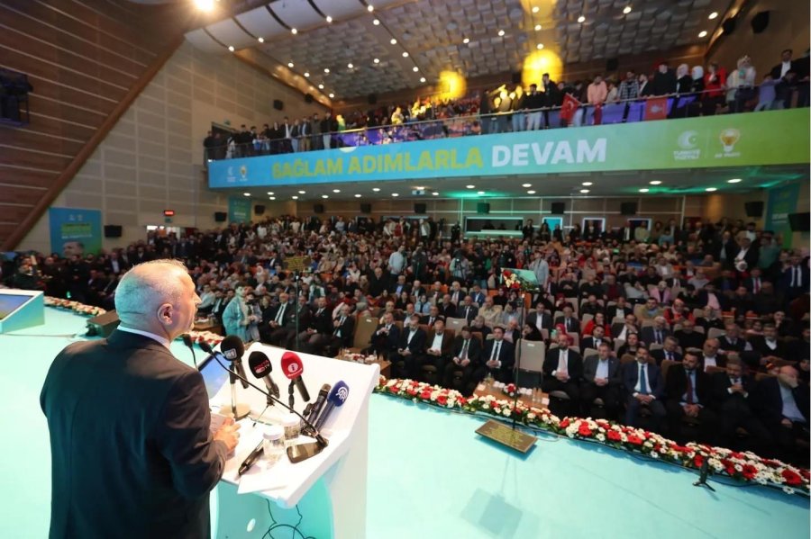 Görkemli ve Coşkulu Seçim Beyannamesi Sunumu