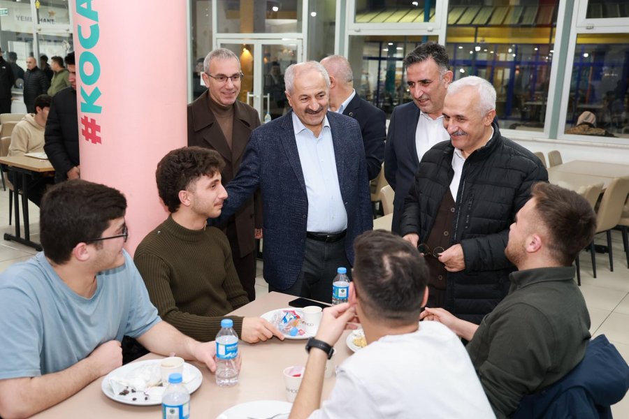 Başkan Büyükgöz Gençlerle Sahur Sofrasında Bir Araya Geldi