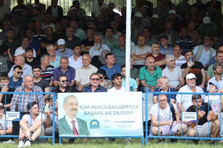 Tarihi Hünkar Çayırı Yağlı Güreşlerinde  Altın Kemer Ali Gürbüz’ün