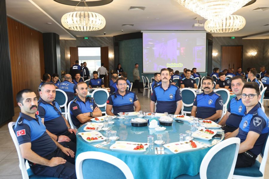 Başkan Büyükgöz Zabıta Personeliyle Buluştu