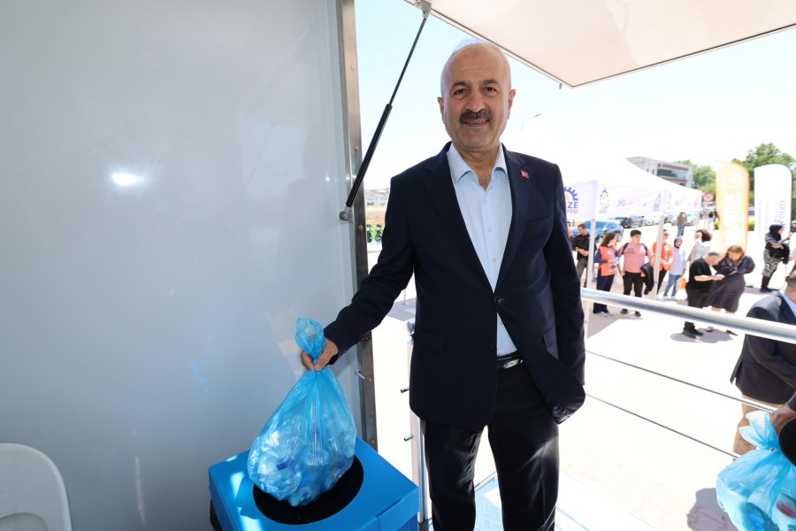 Gebze Belediyesi’nden Çevre Haftasına Özel Etkinlik: “Atığını Getir, Kahveni Götür”