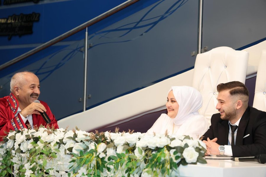 Başkan Büyükgöz Mutlu Günlerinde  Hemşerilerinin Yanında