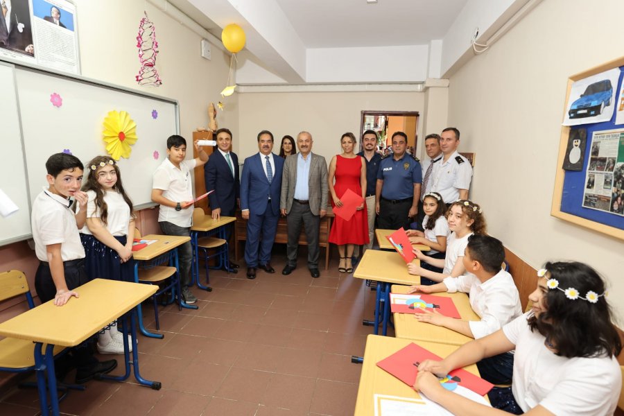 Gebzeli Öğrencilere Karneler Protokolden