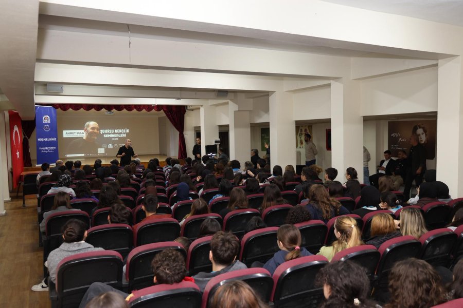 Ahmet Sula’dan Gebzeli Gençlere “Şuurlu Gençlik” Semineri