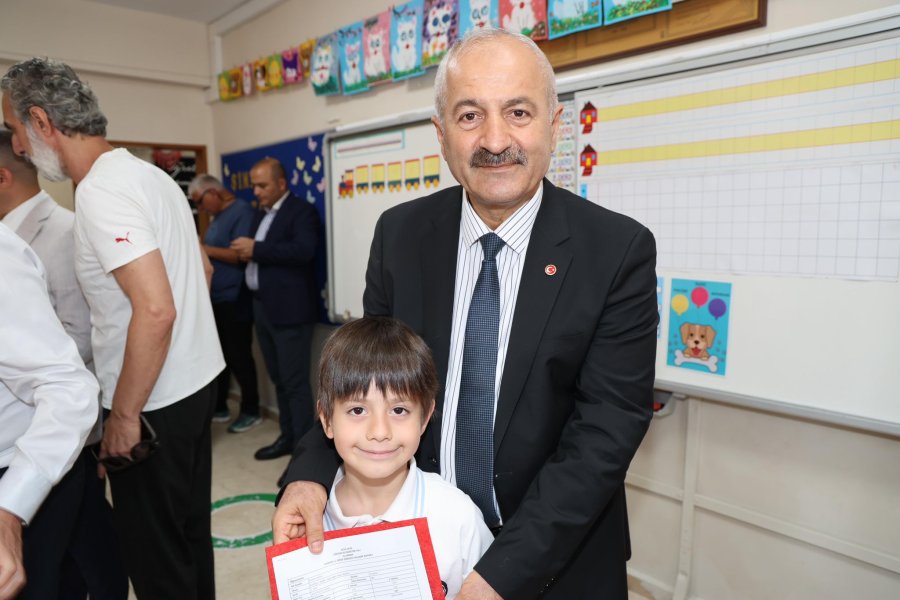 Başkan Büyükgöz karne törenine katıldı