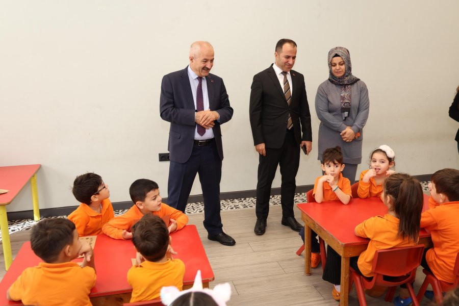 Başkan Büyükgöz Okulları Ziyaret Etti