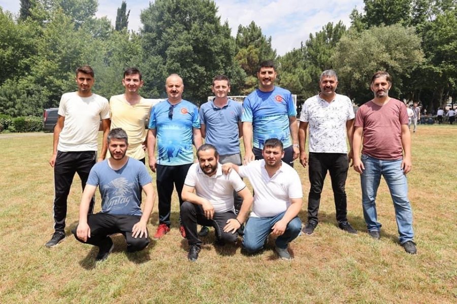 Başkan Büyükgöz mesai arkadaşlarını piknikte ağırladı