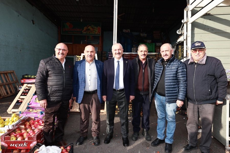 Başkan Büyükgöz Hal Esnafına Konuk Oldu