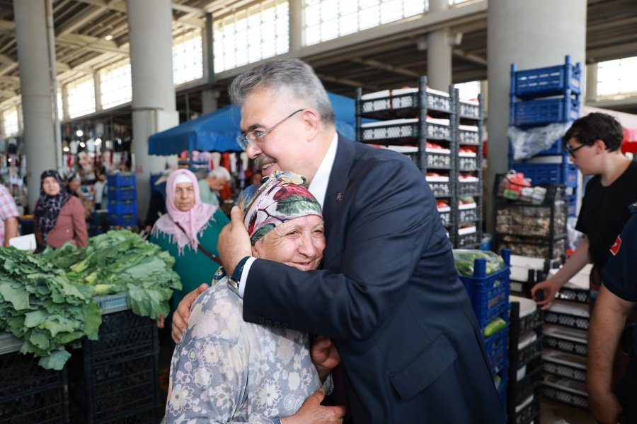 Mevlana Kapalı Pazar Yeri’nde Esnaf ve Vatandaşla Gönül Buluşması