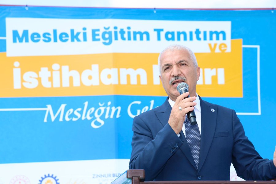 Gebze’de Mesleki Eğitim Tanıtım ve İstihdam Fuarı Açıldı