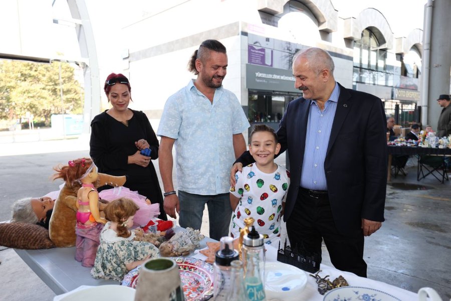 Gebze’de Antika Pazarı Kuruldu