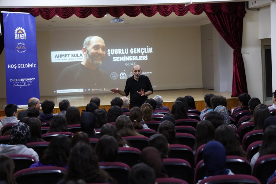 Ahmet Sula’dan Gebzeli Gençlere “Şuurlu Gençlik” Semineri