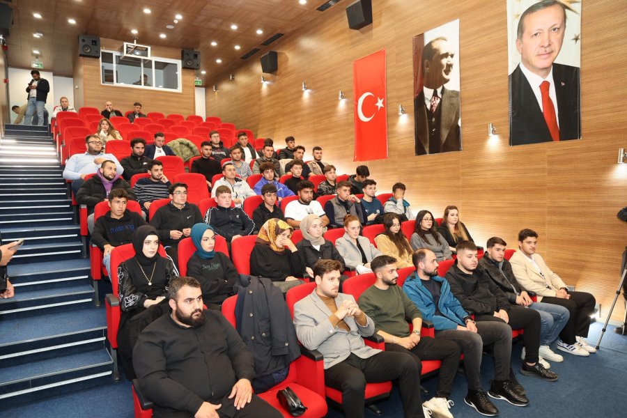 Başkan Büyükgöz Gençlerle Buluştu