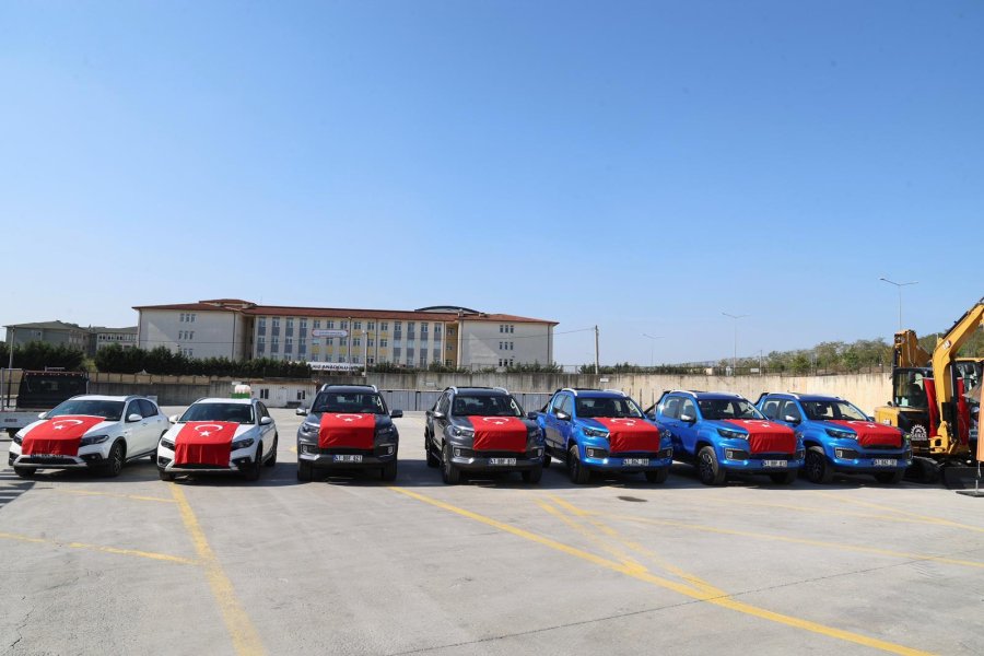 Gebze Belediyesi 32 Yeni Aracı Törenle Hizmete Aldı