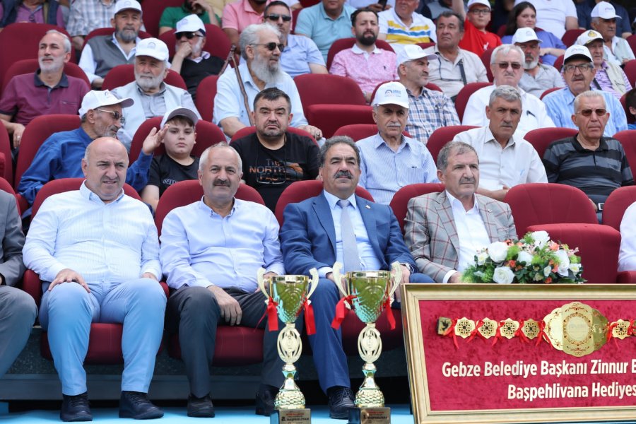 Tarihi Hünkar Çayırı Yağlı Güreşlerinde  Altın Kemer Ali Gürbüz’ün