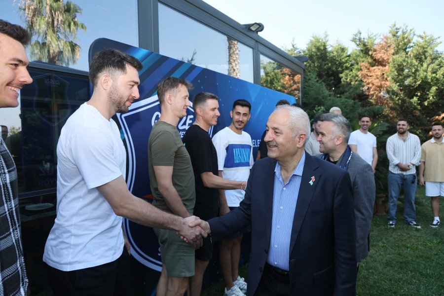 Başkan Büyükgöz, Gebze Belediyesi Spor Kulübü'yle Buluştu
