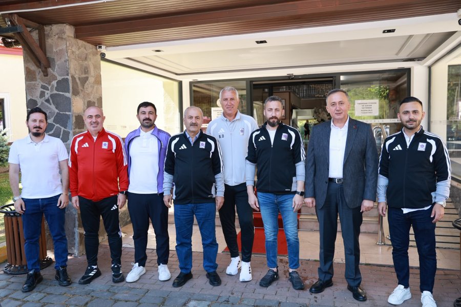 Başkan Büyükgöz Gebzespor'un Bolu Kampında