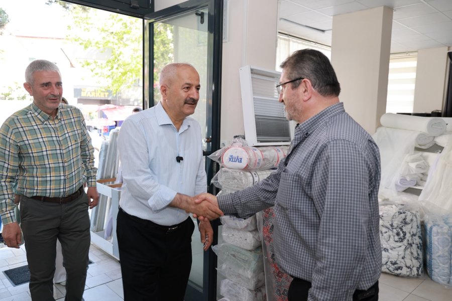 Başkan Zinnur Büyükgöz Arapçeşme’de Esnafla Bir Araya Geldi