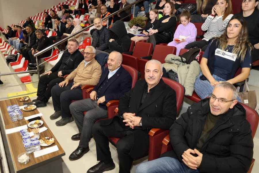 Gebze Belediyesi Spor Kulübü’nden Efeler Liginde Kritik Galibiyet