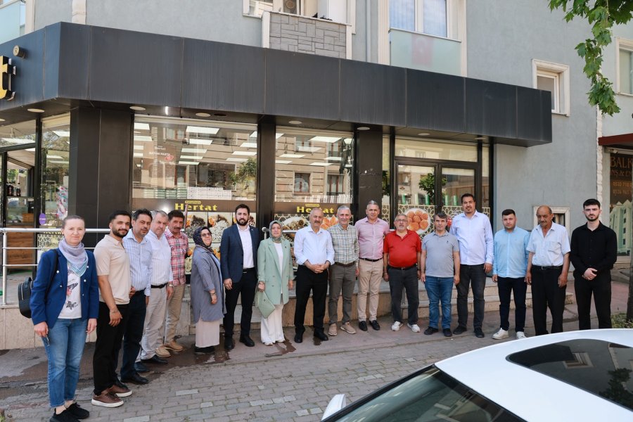 Başkan Zinnur Büyükgöz Arapçeşme’de Esnafla Bir Araya Geldi