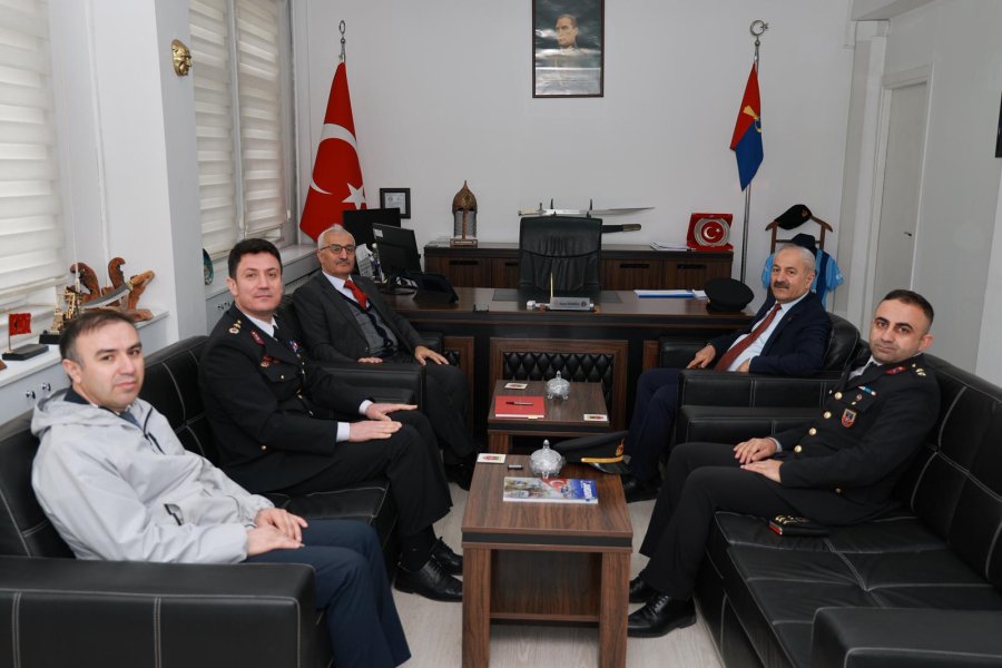 Başkan Büyükgöz, Bayram Öncesi Kamu Personelini Ziyaret Etti